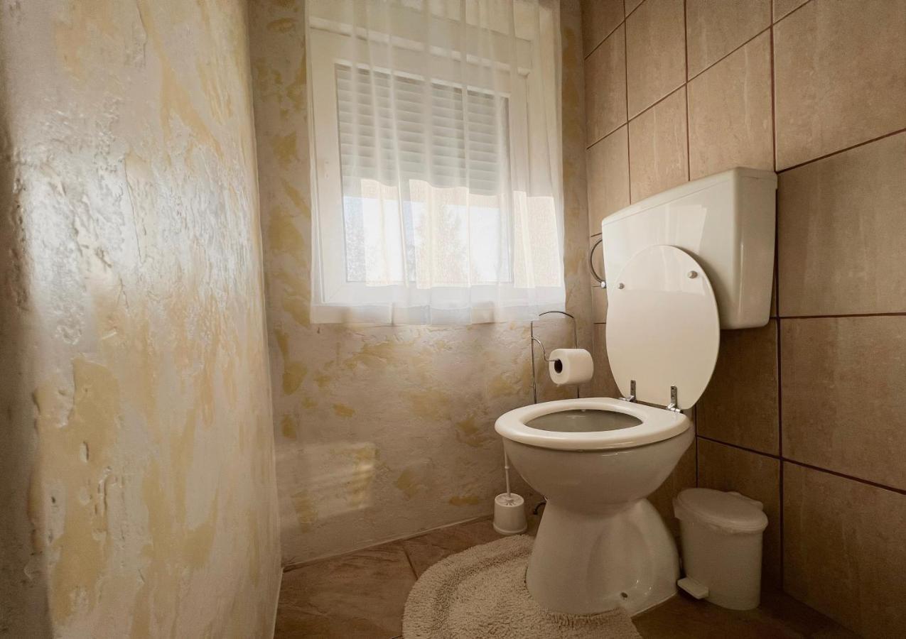 Rooms Mirabella Rakovica Eksteriør billede