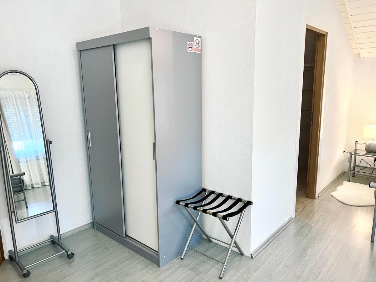 Rooms Mirabella Rakovica Eksteriør billede